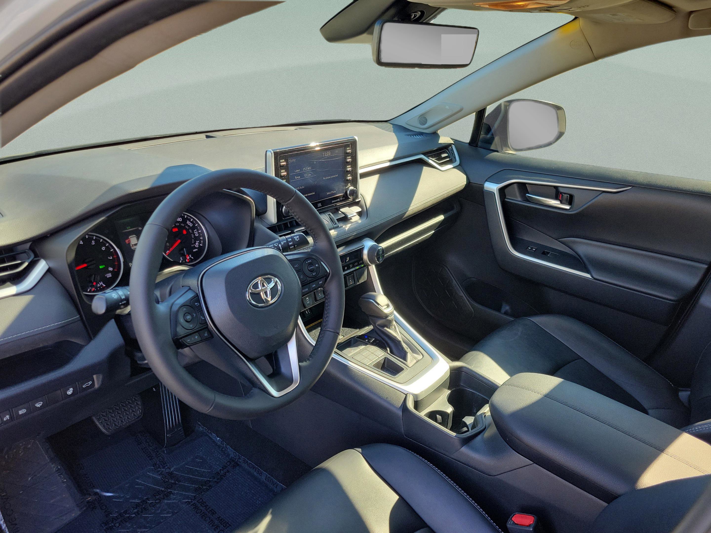 Used 2019 Toyota RAV4 XLE Premium w/ Advanced Technology Package image 5