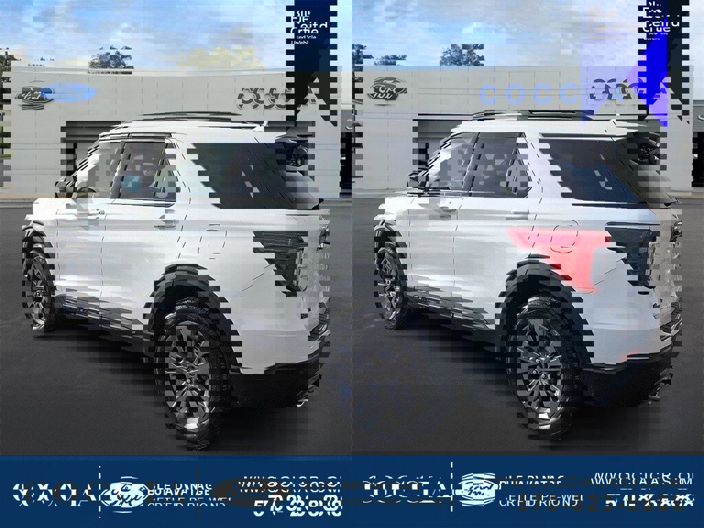 Certified 2022 Ford Explorer XLT w/ Equipment Group 202A image 6