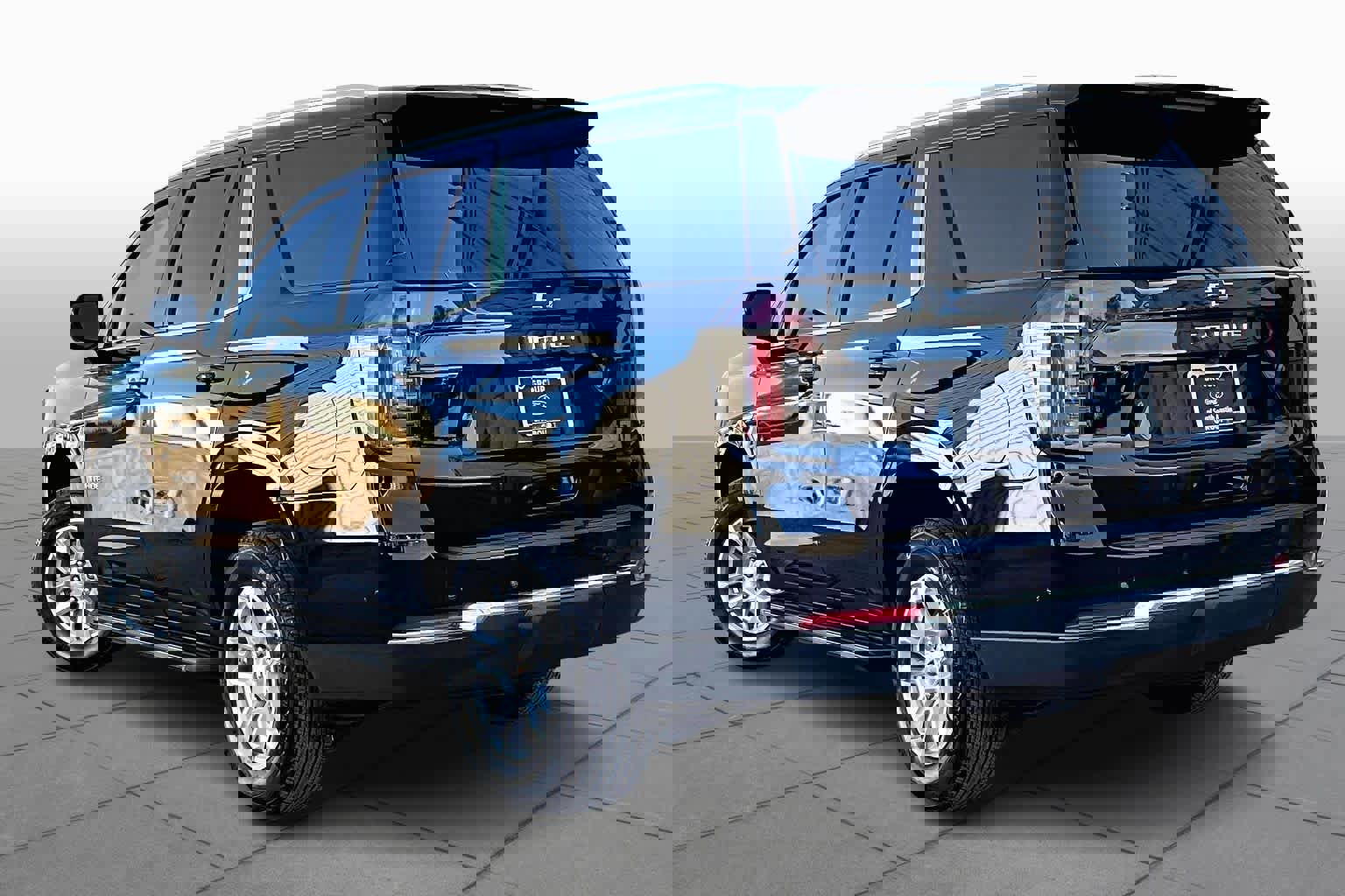 Used 2025 Chevrolet Tahoe LS image 11