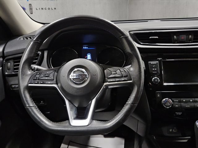 Used 2018 Nissan Rogue SV AWD/4WD image 13