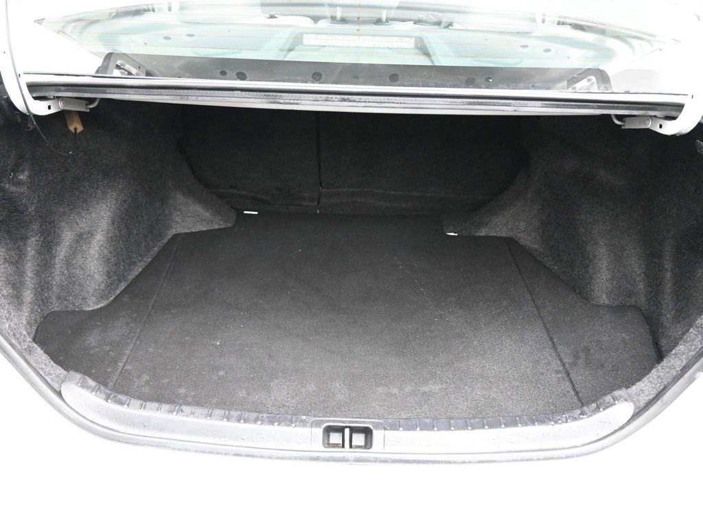 Used 2018 Toyota Corolla L image 45