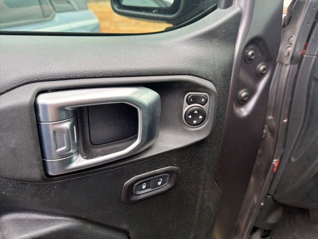 Used 2020 Jeep Wrangler Sport AWD/4WD image 5
