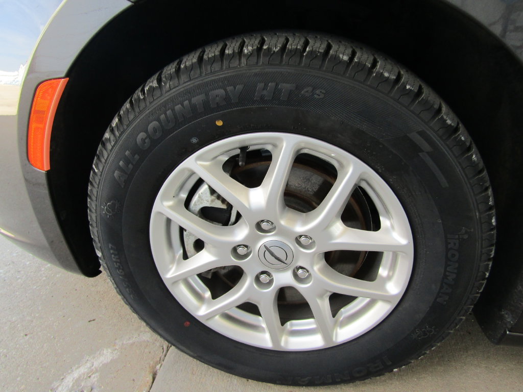 Used 2023 Chrysler Pacifica Touring-L FWD image 30