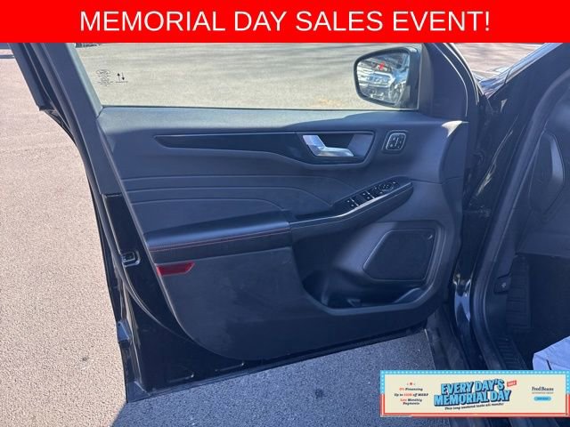Certified 2023 Ford Escape ST-Line Elite AWD/4WD image 19