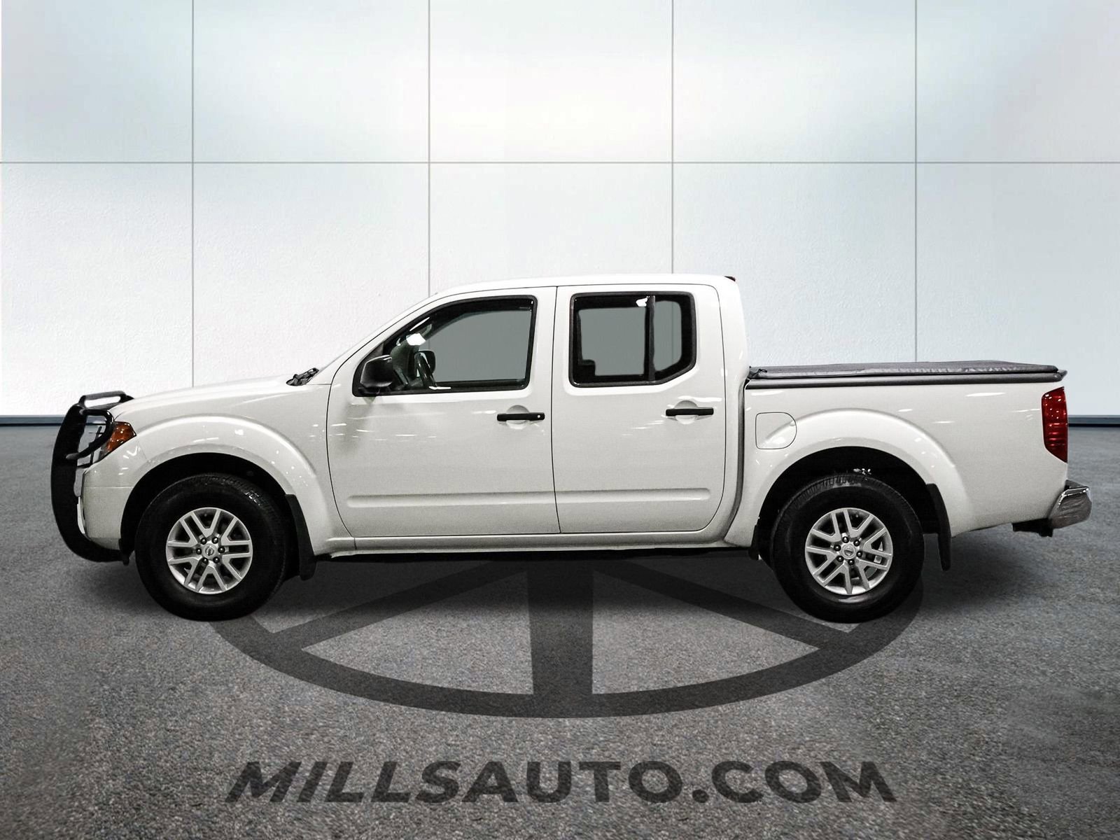 Used 2019 Nissan Frontier SV image 9