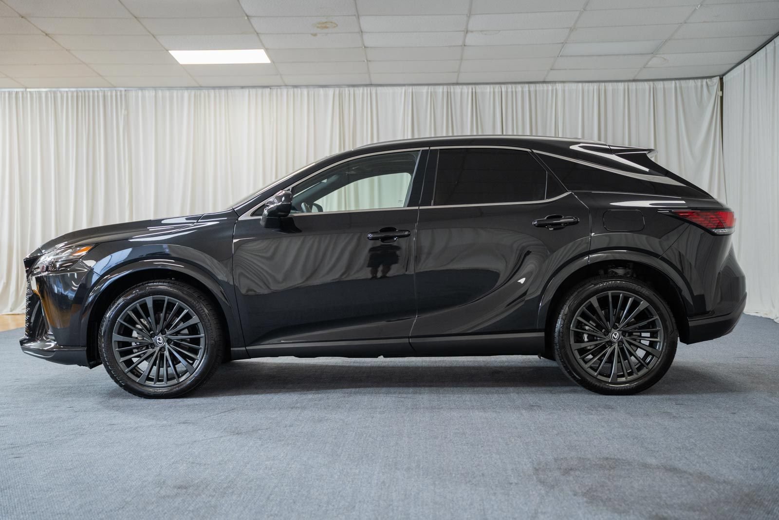 Used 2024 Lexus RX 350 Premium w/ Accessory Package (Z1) AWD/4WD image 5