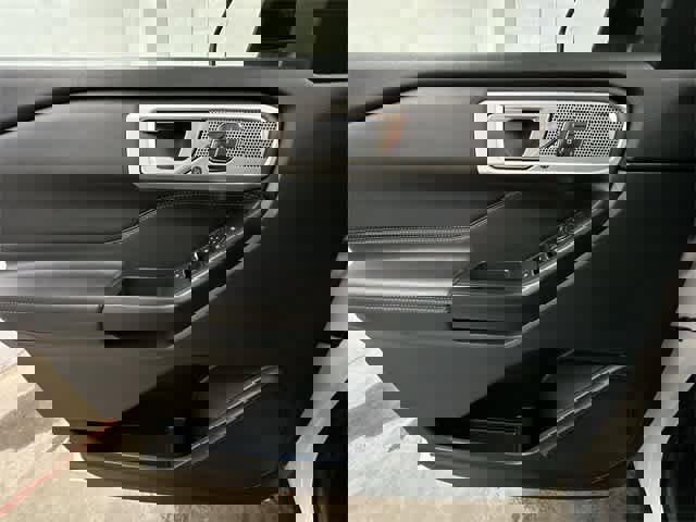 Certified 2020 Ford Explorer Limited w/ Class III Trailer Tow Package image 23