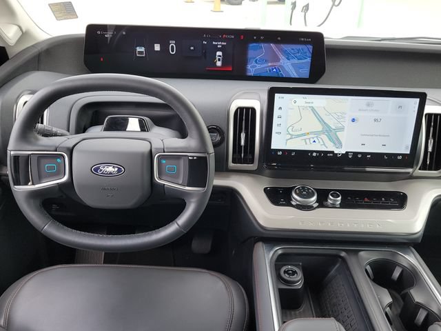 Certified 2025 Ford Expedition Active AWD/4WD image 10
