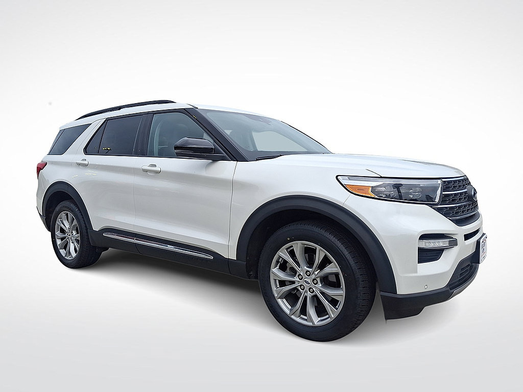 Certified 2024 Ford Explorer XLT w/ Equipment Group 202A AWD/4WD image 1