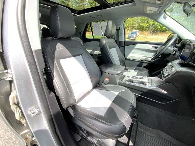 Certified 2022 Ford Explorer XLT w/ Equipment Group 202A image 24