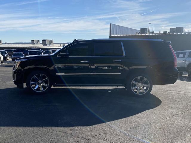 Used 2019 Cadillac Escalade ESV Premium Luxury image 7