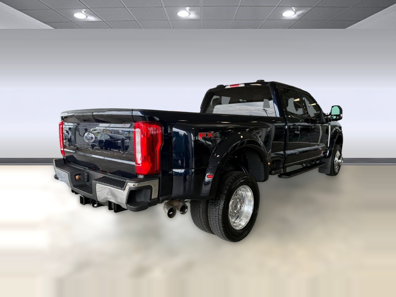 Certified 2023 Ford F450 XLT w/ FX4 Off-Road Package AWD/4WD image 9