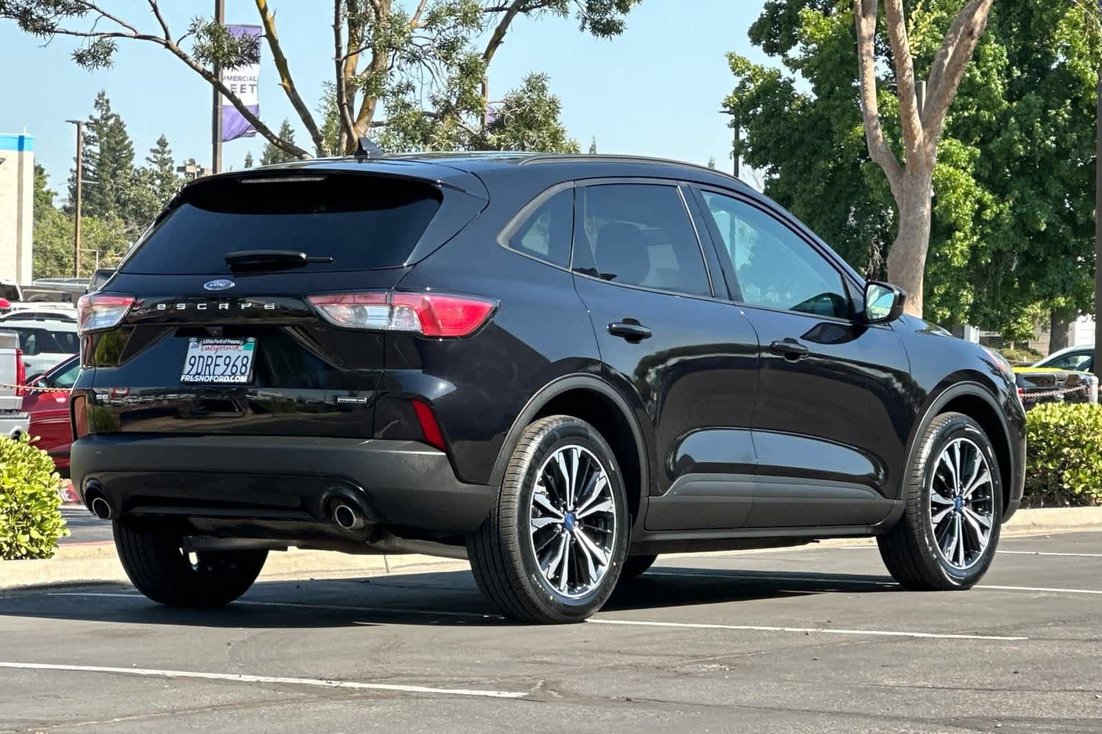 Certified 2022 Ford Escape SE w/ SE Sport Appearance Package AWD/4WD video 2