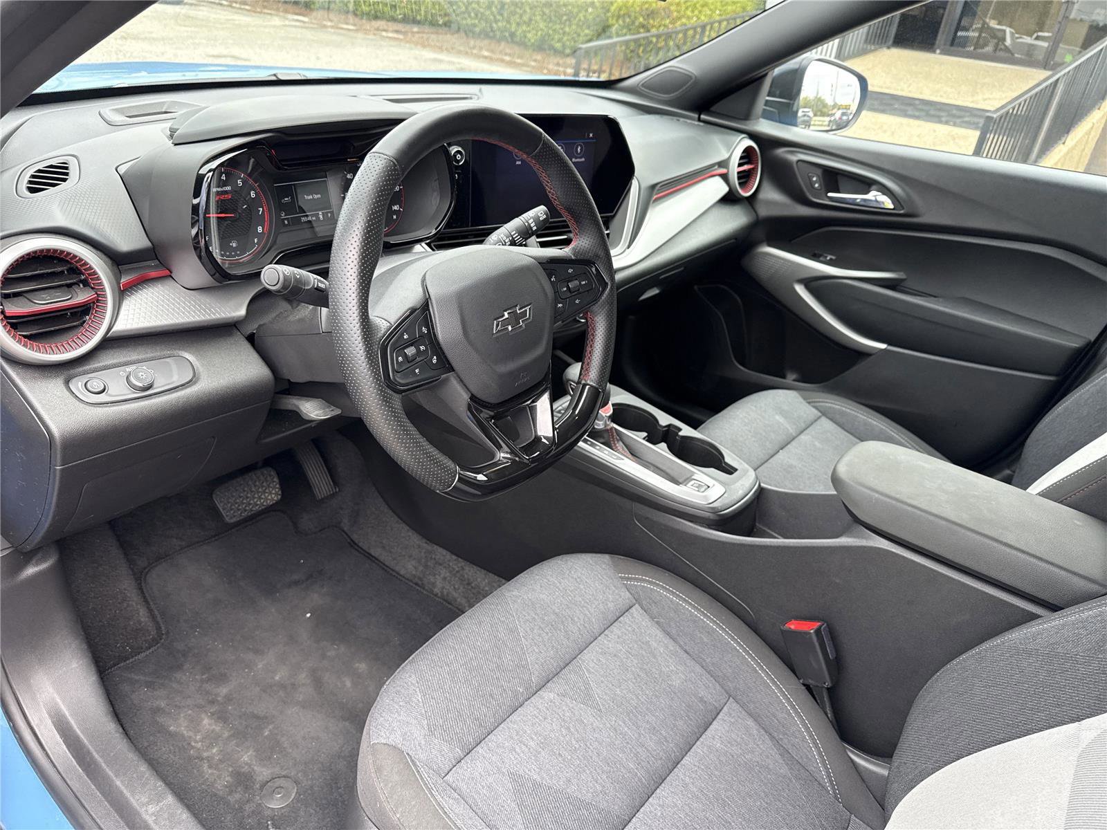 Used 2024 Chevrolet Trax RS w/ Driver Confidence Package image 4