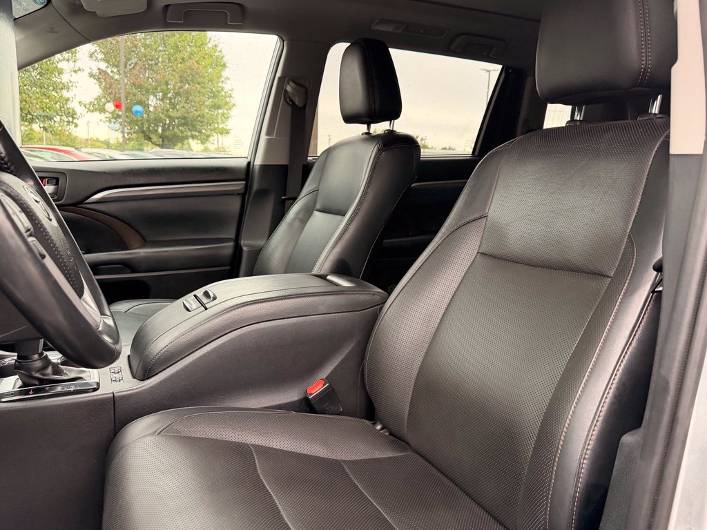 Used 2019 Toyota Highlander Limited Platinum AWD/4WD image 9