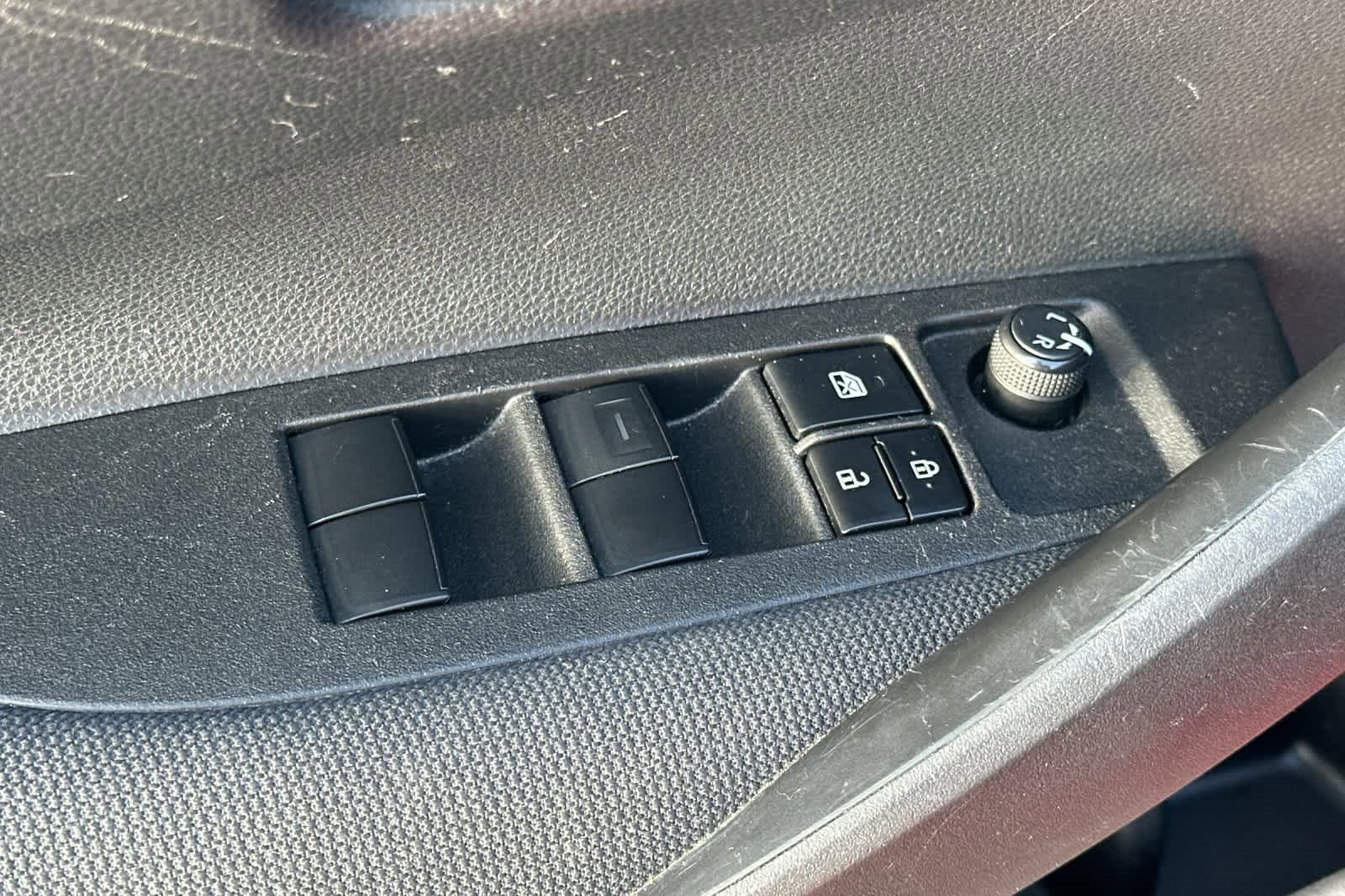 Used 2021 Toyota Corolla LE image 14