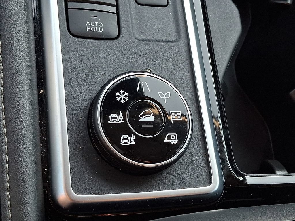Used 2025 Nissan Pathfinder SV AWD/4WD image 22