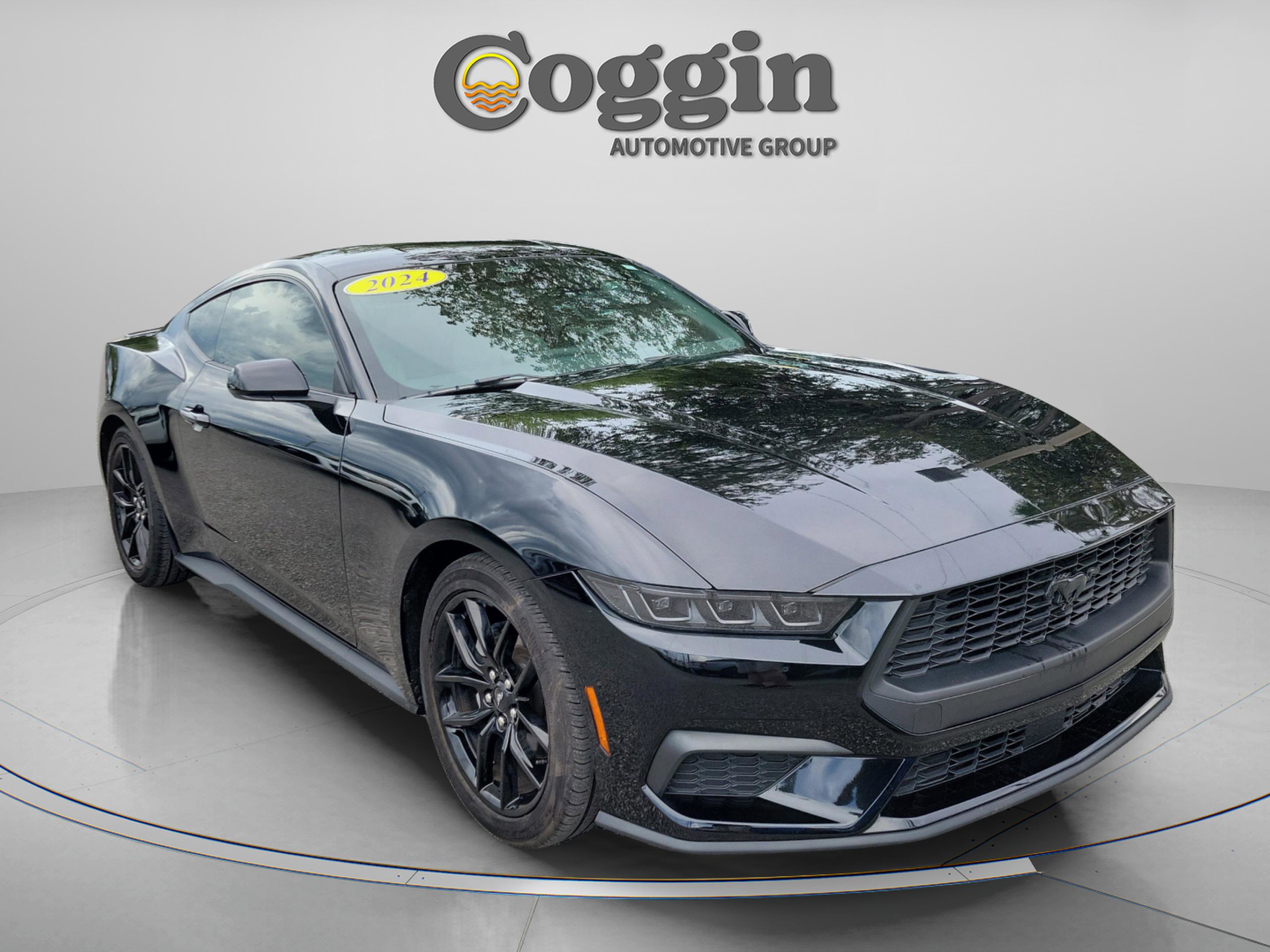 Certified 2024 Ford Mustang Coupe RWD image 4