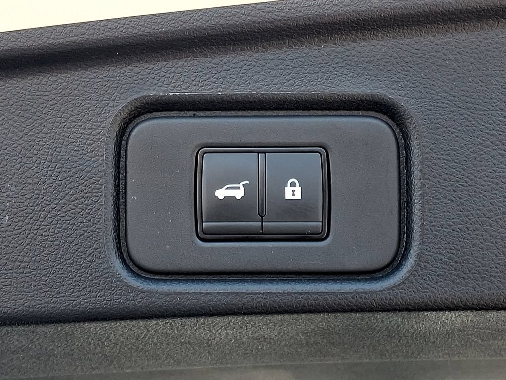 Used 2025 Nissan Pathfinder SV AWD/4WD image 30