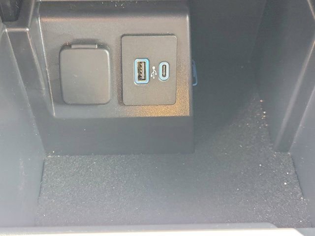 Certified 2021 Ford Explorer Platinum w/ Equipment Group 601A image 33