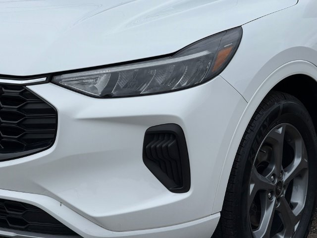 Certified 2023 Ford Escape ST-Line w/ Tech Pack #1 AWD/4WD image 15