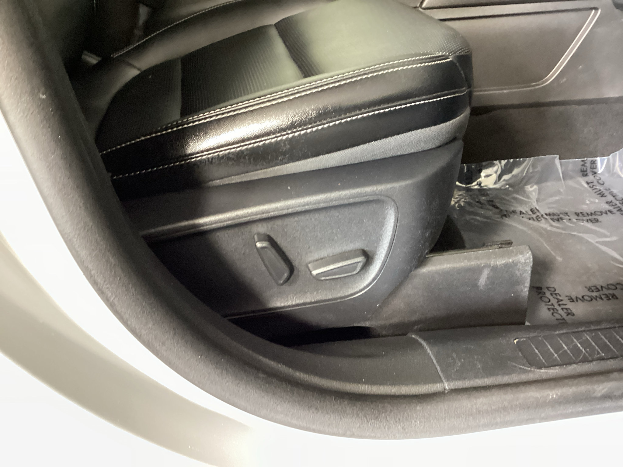 Certified 2025 Ford Escape Platinum AWD/4WD image 9