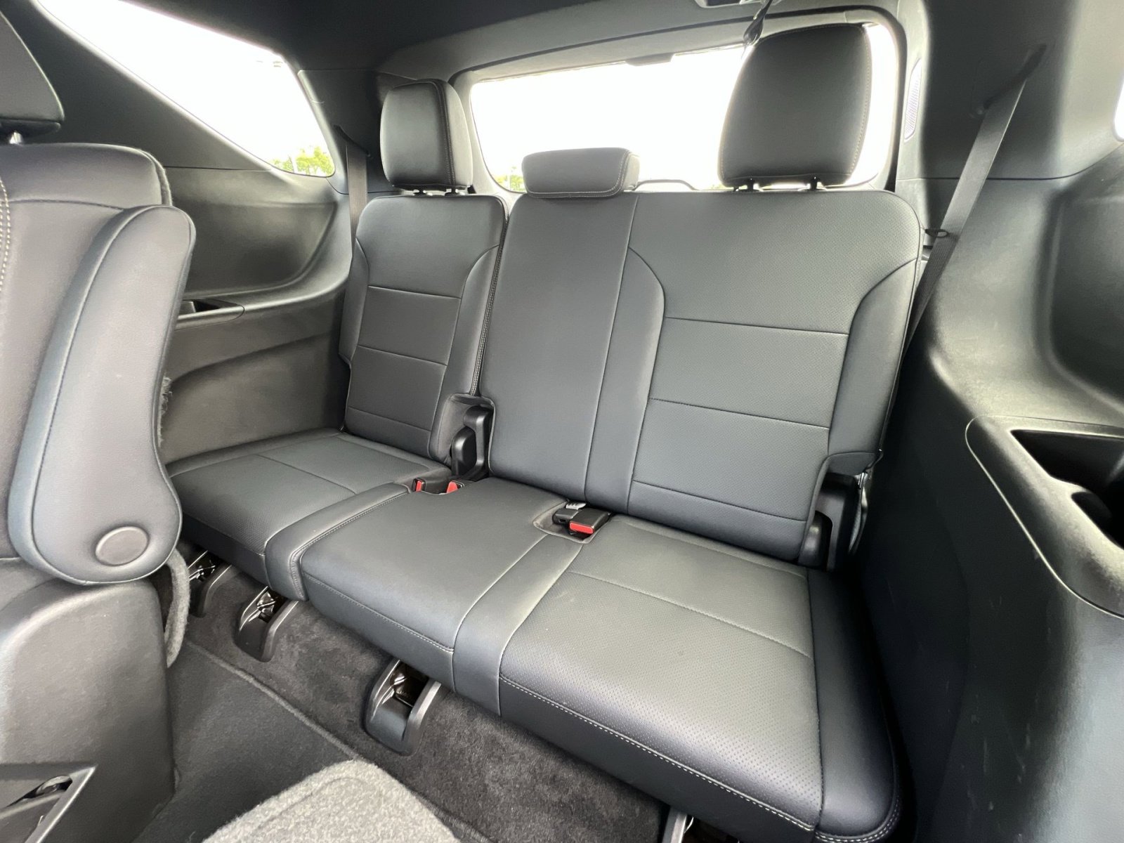Used 2025 Chevrolet Traverse High Country AWD/4WD image 33