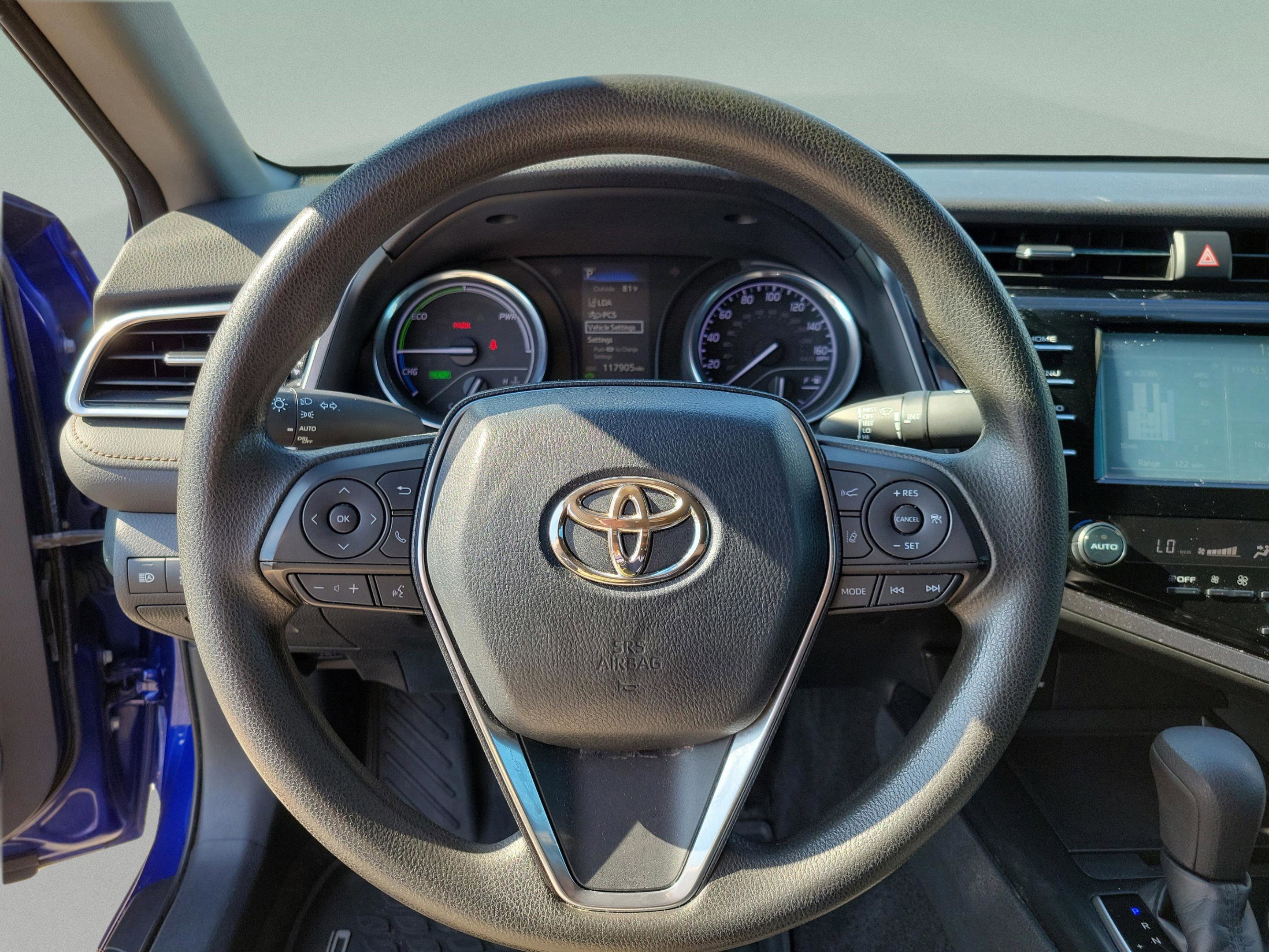 Used 2018 Toyota Camry LE image 9