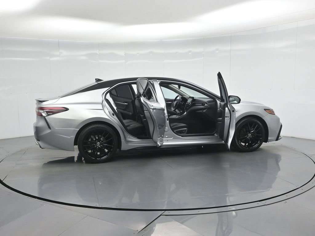 Used 2022 Toyota Camry XSE image 21