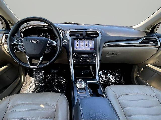 Certified 2017 Ford Fusion SE w/ Fusion SE Technology Package FWD image 7