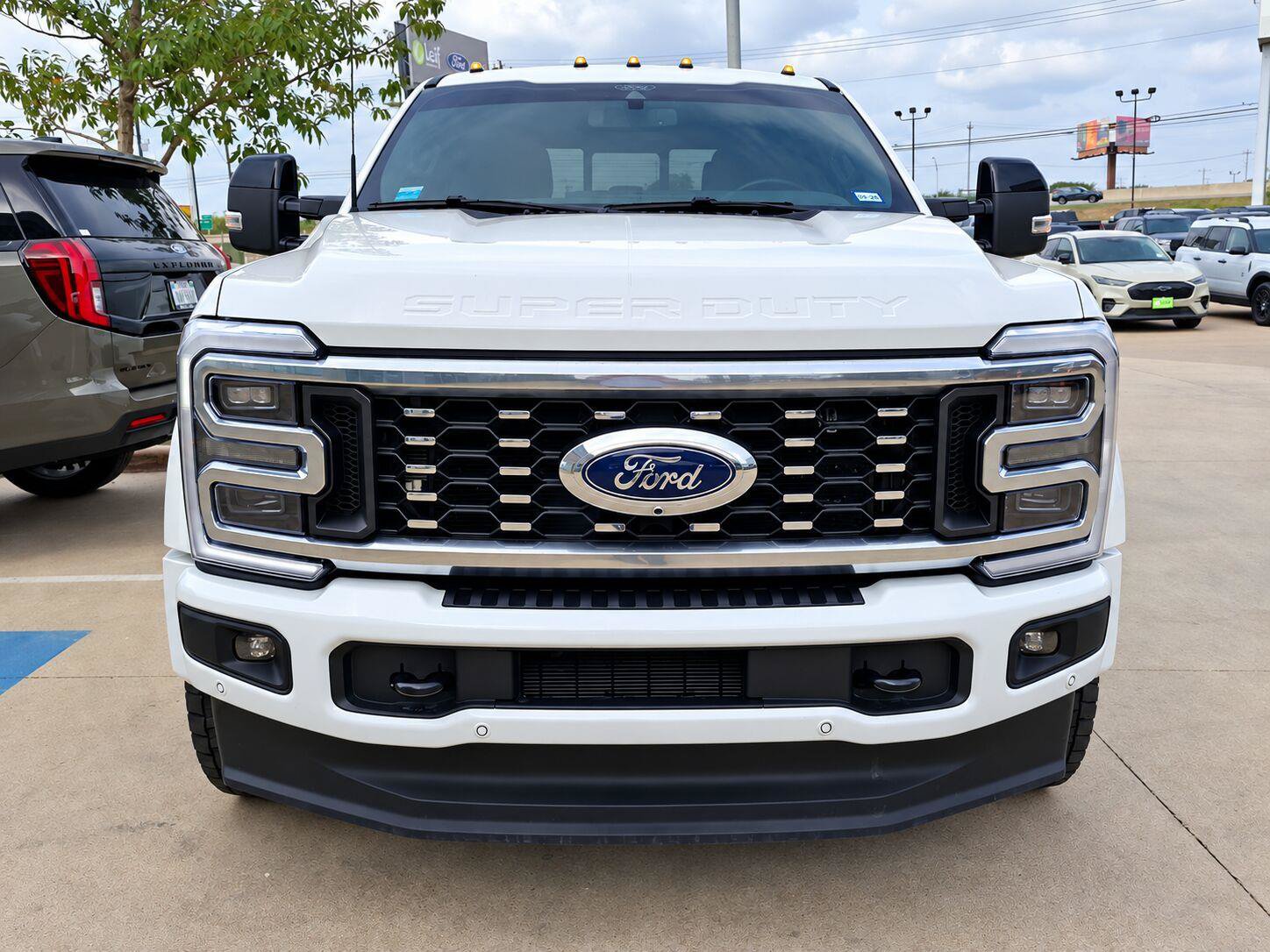 Certified 2025 Ford F450 Platinum w/ FX4 Off-Road Package AWD/4WD image 4