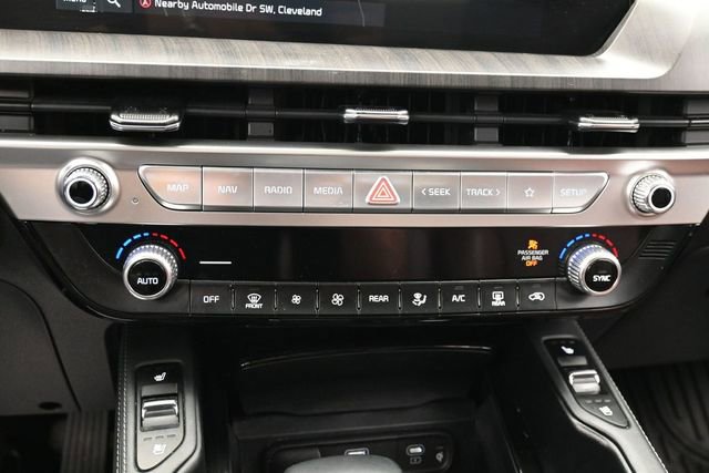 Used 2023 Kia Telluride EX w/ EX Captain's Chair Package FWD image 21