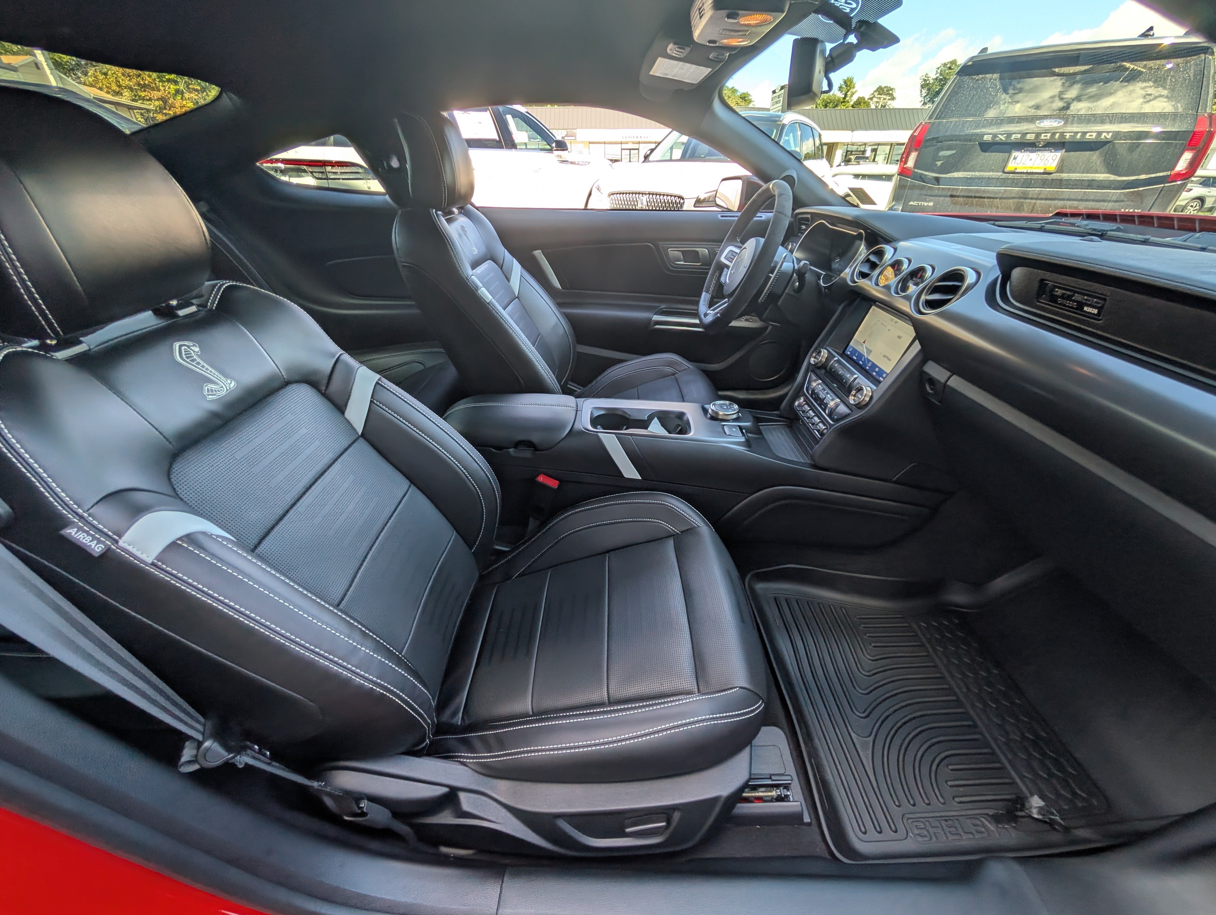 Certified 2022 Ford Mustang Shelby GT500 w/ Technology Package RWD image 12