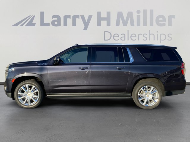 Used 2023 Chevrolet Suburban High Country w/ Premium Package 2 AWD/4WD image 2