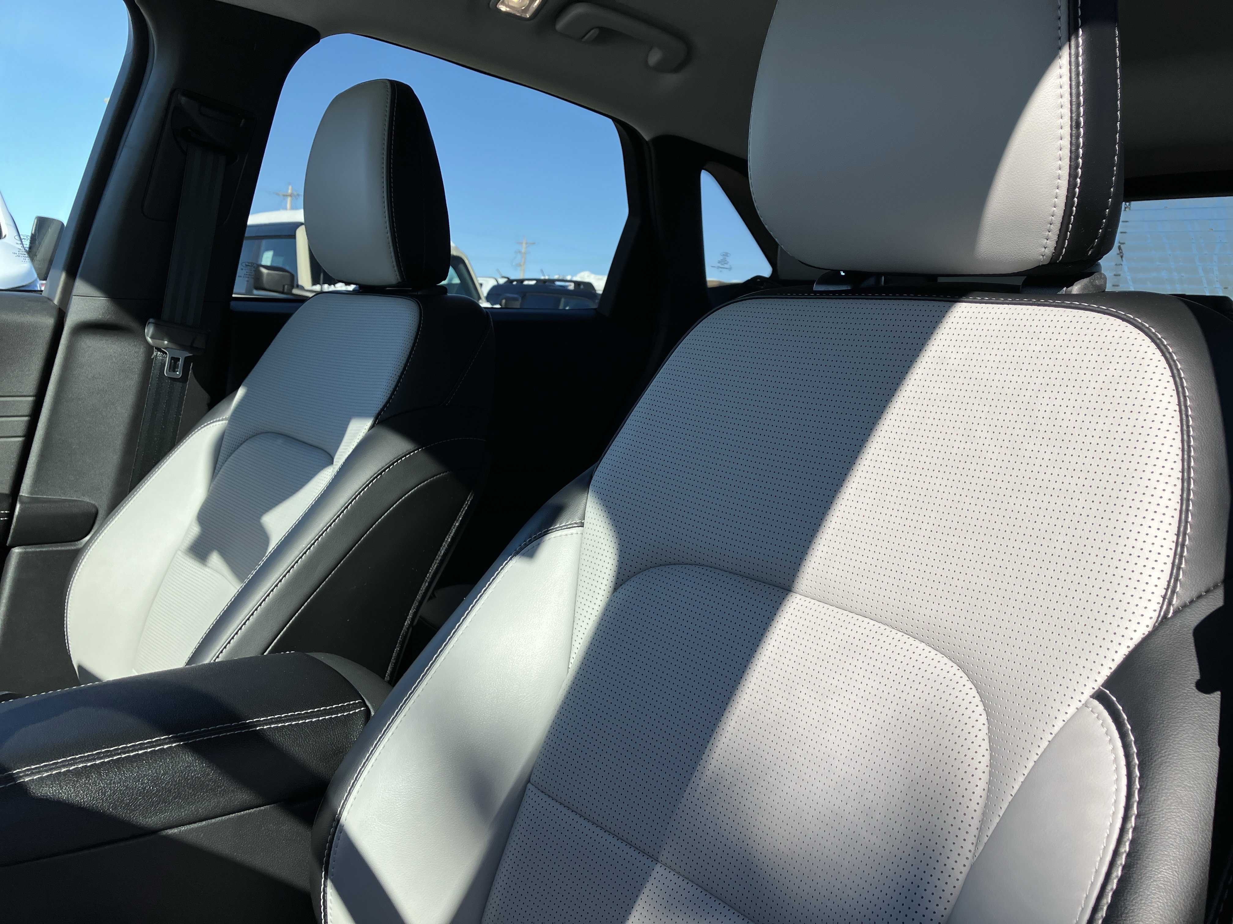 Certified 2024 Ford Escape Platinum image 24