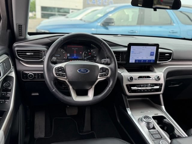 Certified 2023 Ford Explorer XLT w/ Equipment Group 202A AWD/4WD image 6