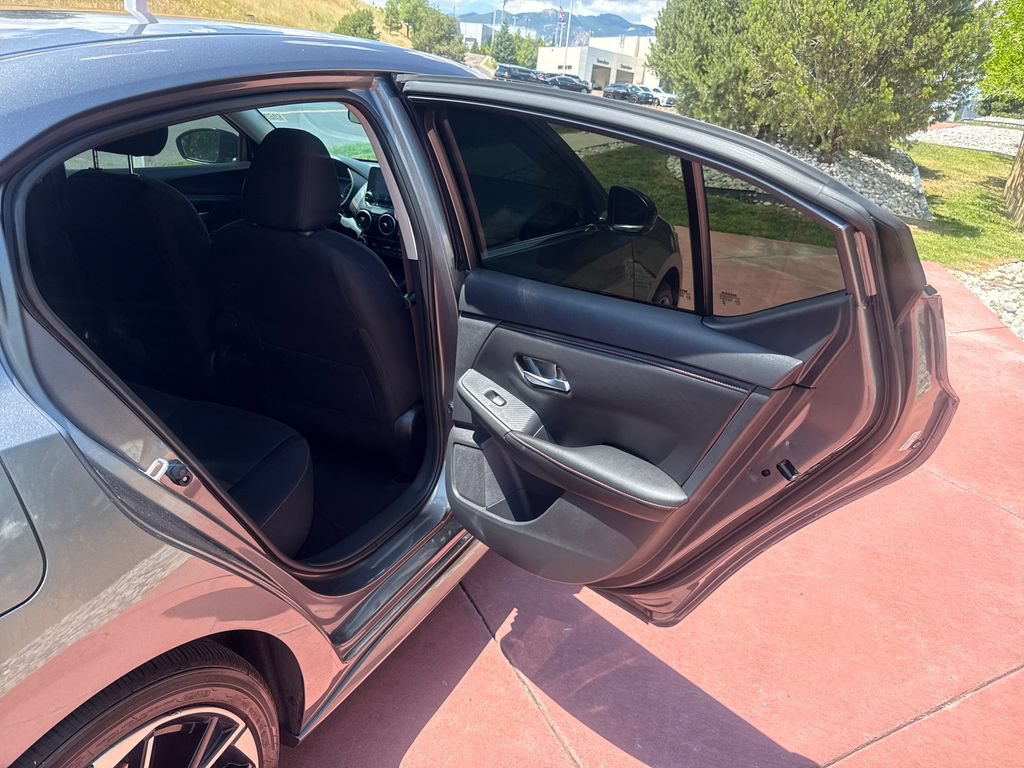 Used 2025 Nissan Sentra SR FWD image 23