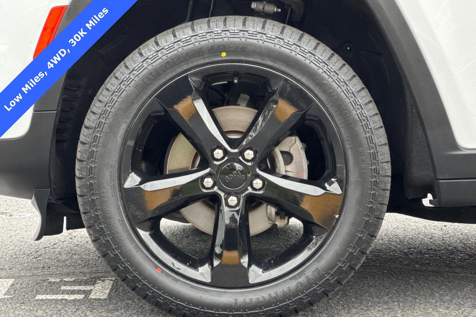 Used 2023 Jeep Grand Cherokee Altitude image 27