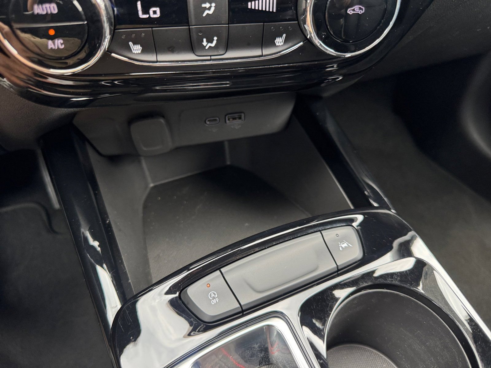 Used 2025 Chevrolet Trax RS FWD image 21
