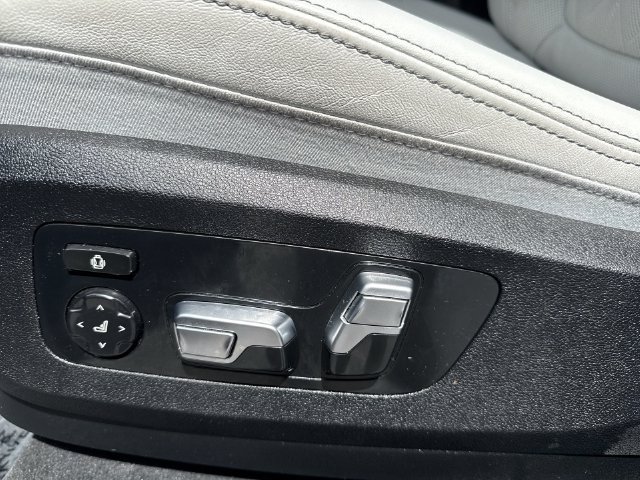 Used 2024 BMW X5 xDrive40i w/ Premium Package AWD/4WD image 12