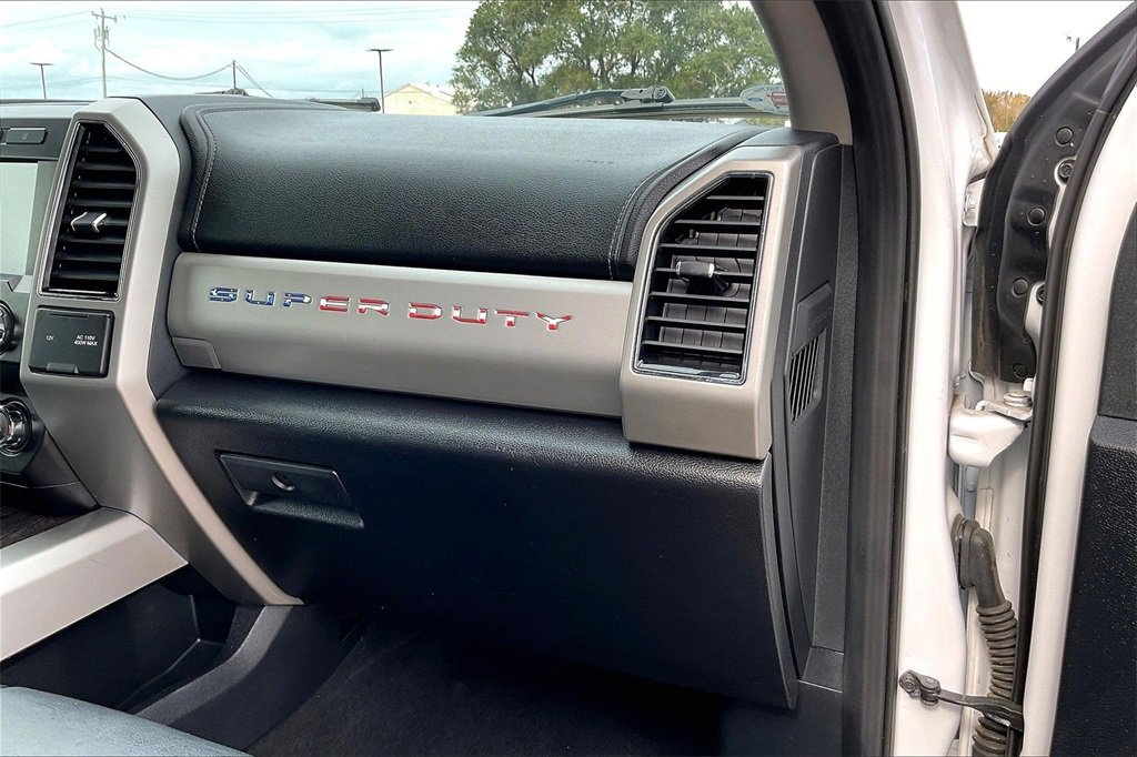 Certified 2020 Ford F250 Lariat w/ Lariat Value Package image 23