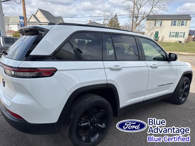 Used 2023 Jeep Grand Cherokee Altitude image 6