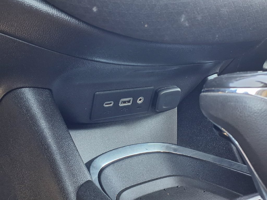 Used 2020 Chevrolet Malibu LT FWD image 12