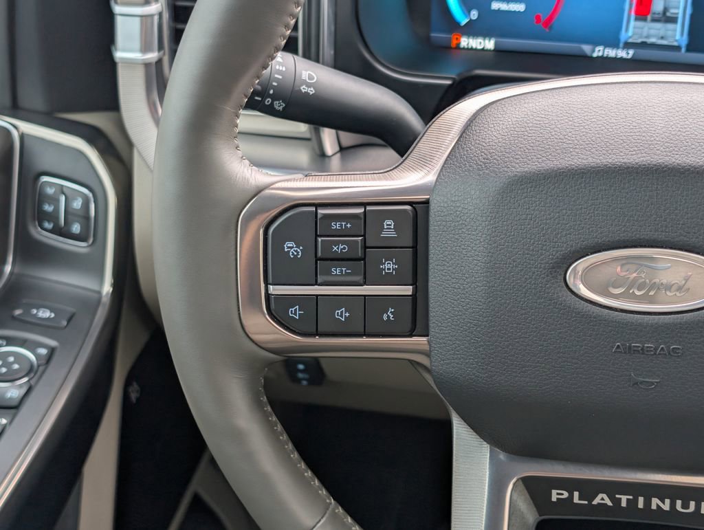 Certified 2025 Ford F350 Platinum w/ Platinum Plus Package AWD/4WD image 18