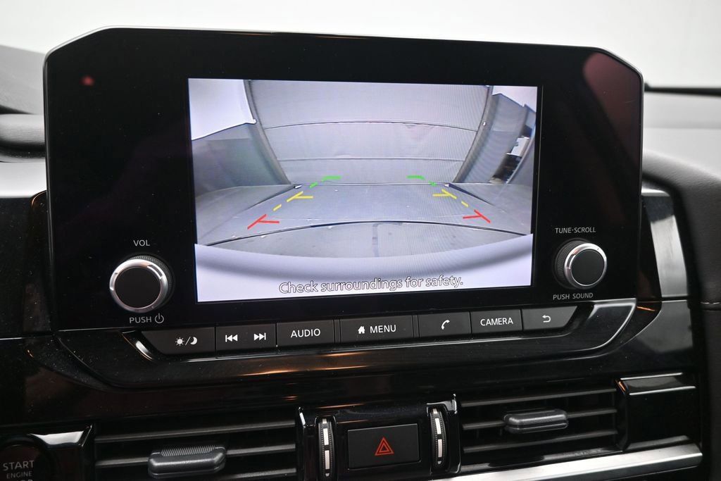 Used 2025 Nissan Pathfinder SV FWD image 13