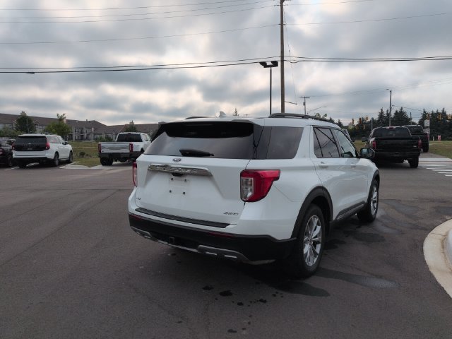 Certified 2021 Ford Explorer XLT w/ Equipment Group 202A AWD/4WD image 5