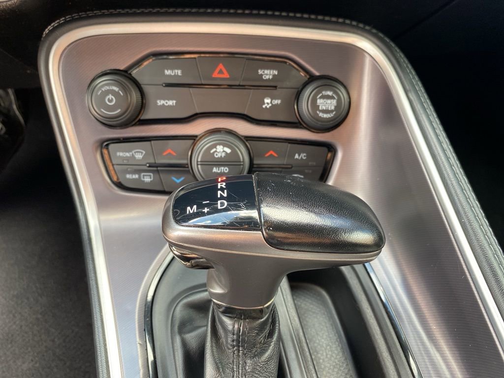 Used 2021 Dodge Challenger SXT image 31