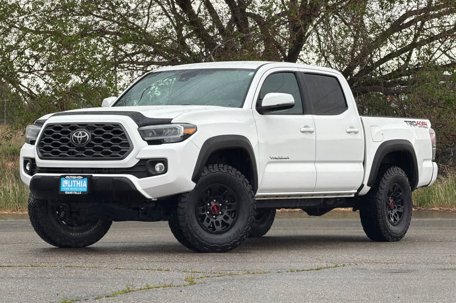Used 2020 Toyota Tacoma TRD Off-Road w/ Technology Package AWD/4WD image 1