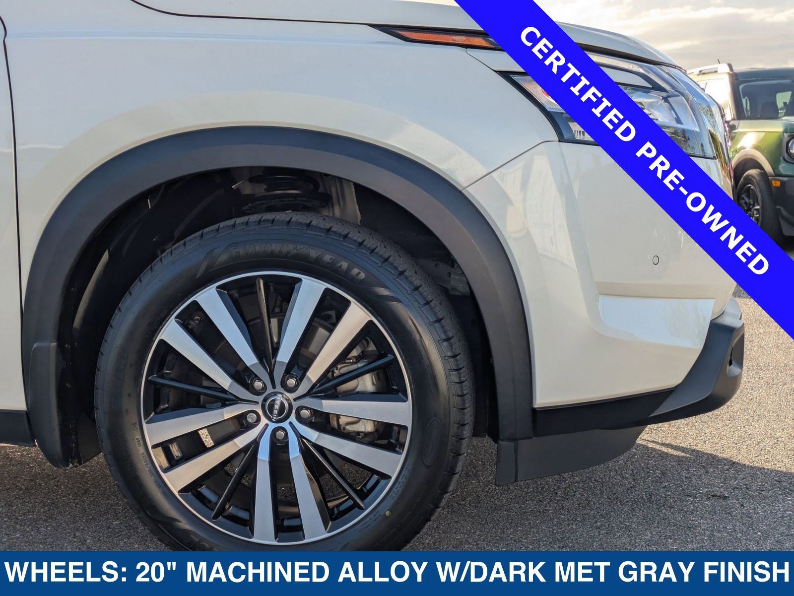 Used 2023 Nissan Pathfinder Platinum image 11