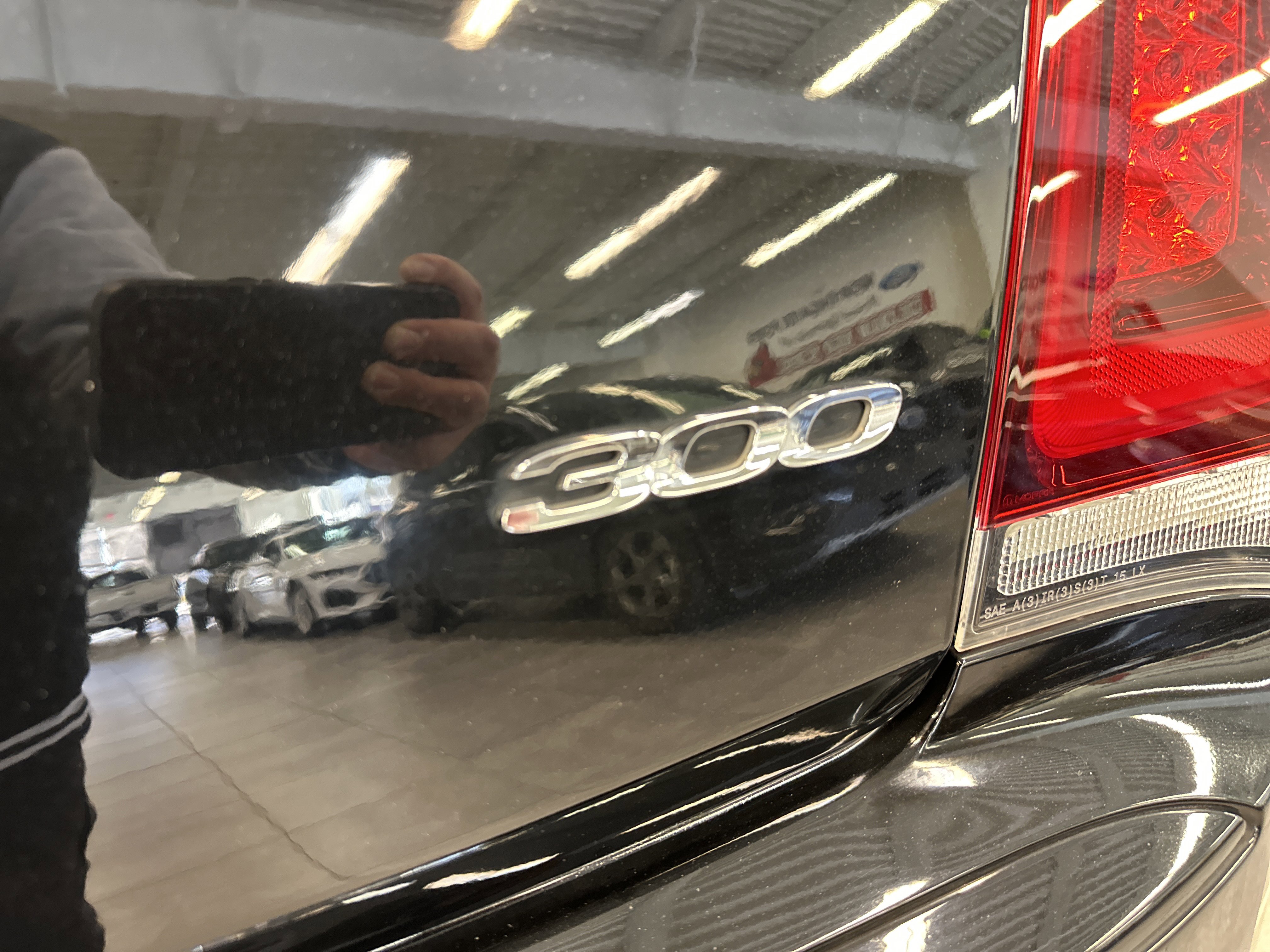 Used 2018 Chrysler 300 Touring w/ Sport Appearance Package image 8